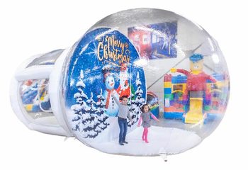 Bestel een grote opblaasbare snowglobe voor zowel jong als oud. Bestel opblaasbare winterattracties nu online bij JB Inflatables Nederland 
