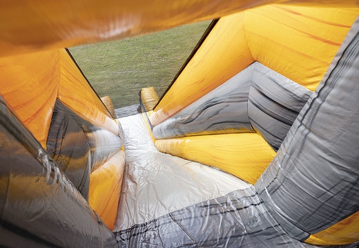 Base Jump Pro Slide inflatable of 4 and 6 meters high and with an extra thick fall mat for both young and old. Buy inflatable attraction now online at JB Inflatables America