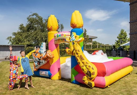 Inflatable schuim bubble park in thema party kopen voor kids
